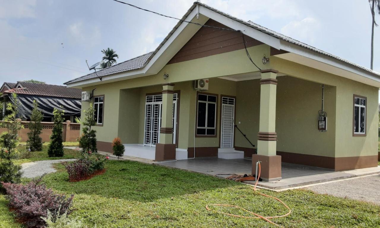 Villa Hijau Guest House Kampong Sura Tengah エクステリア 写真